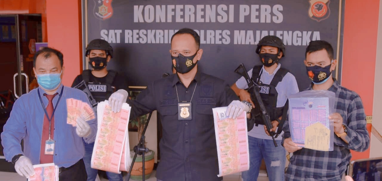 Polisi Ciduk Pengedar Uang Palsu