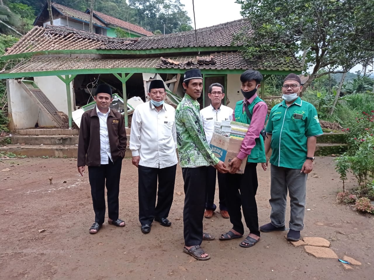 Madrasah Diterjang Longsor