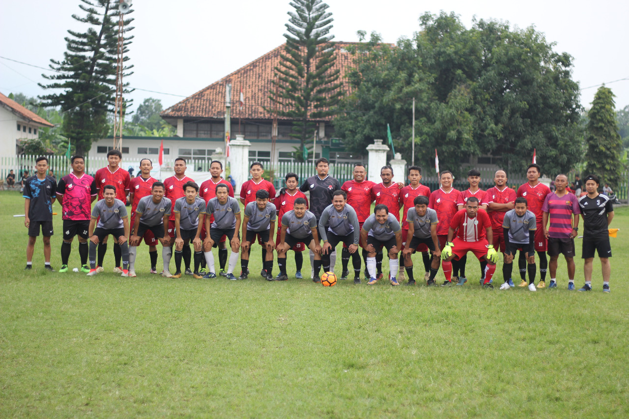 Jalin Kekompakan Melalui Pertandingan Persahabatan