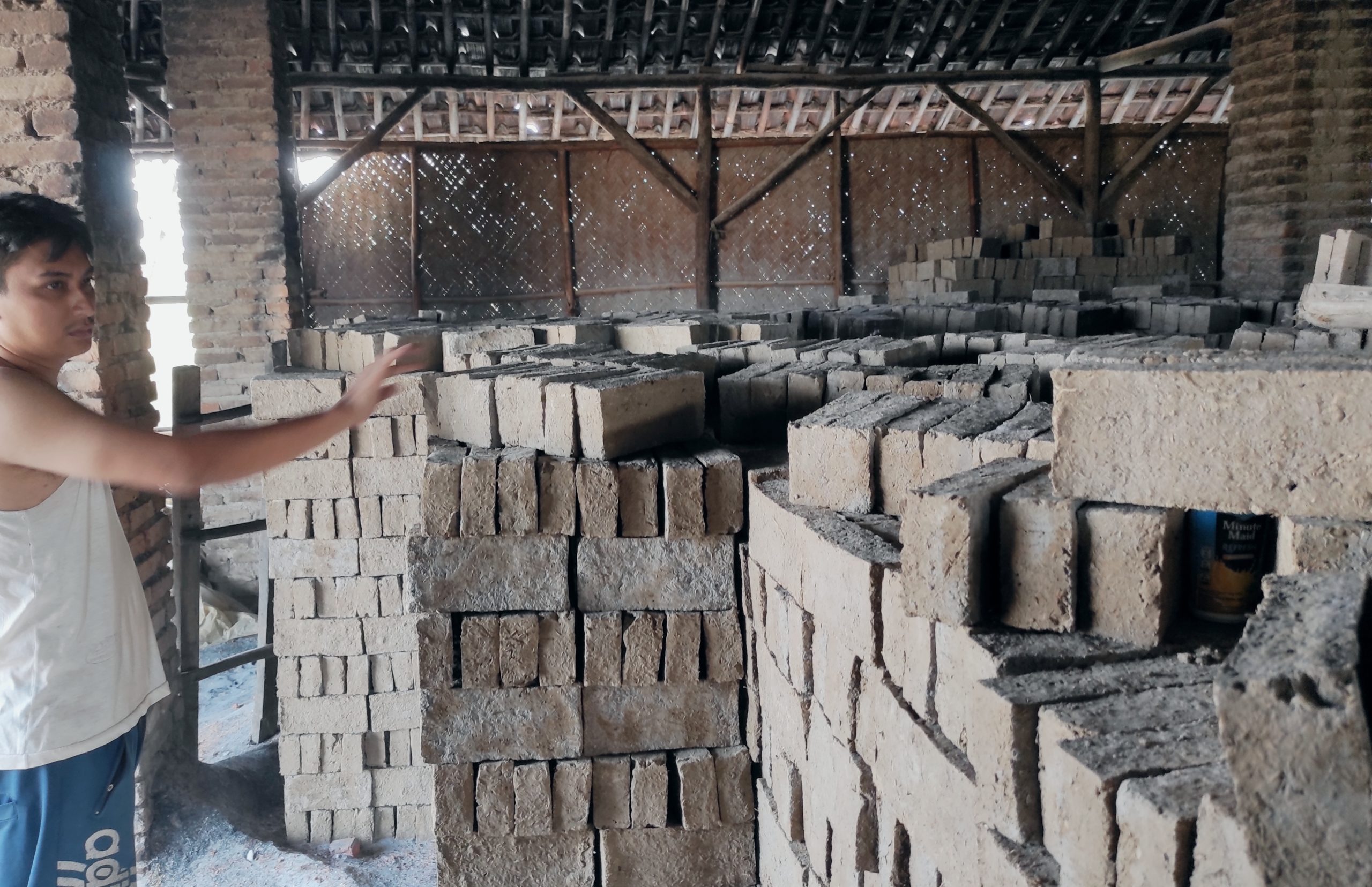 Pandemi Covid-19, Usaha Bata Merah Masih Bertahan