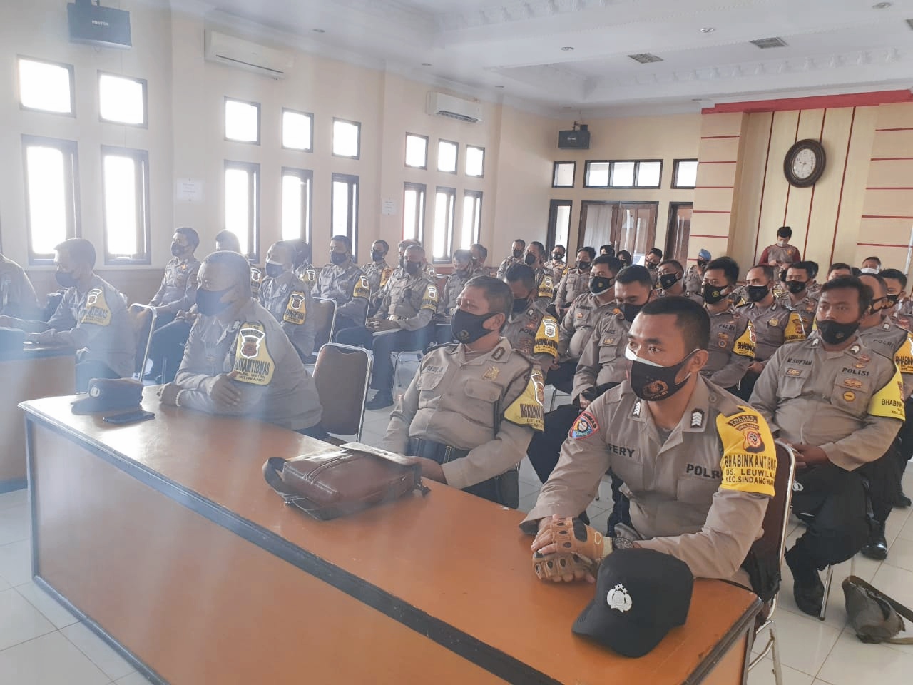 Bhabinkamtibmas Jadi Petugas Tracer Covid-19