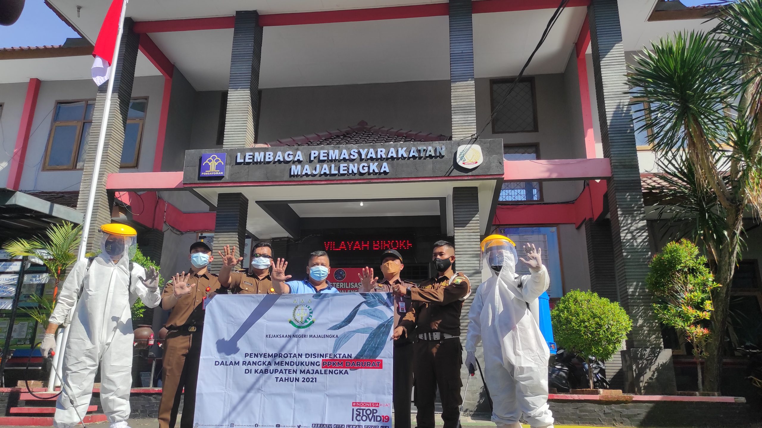 Lapas Majalengka Disemprot Disinfektan.
