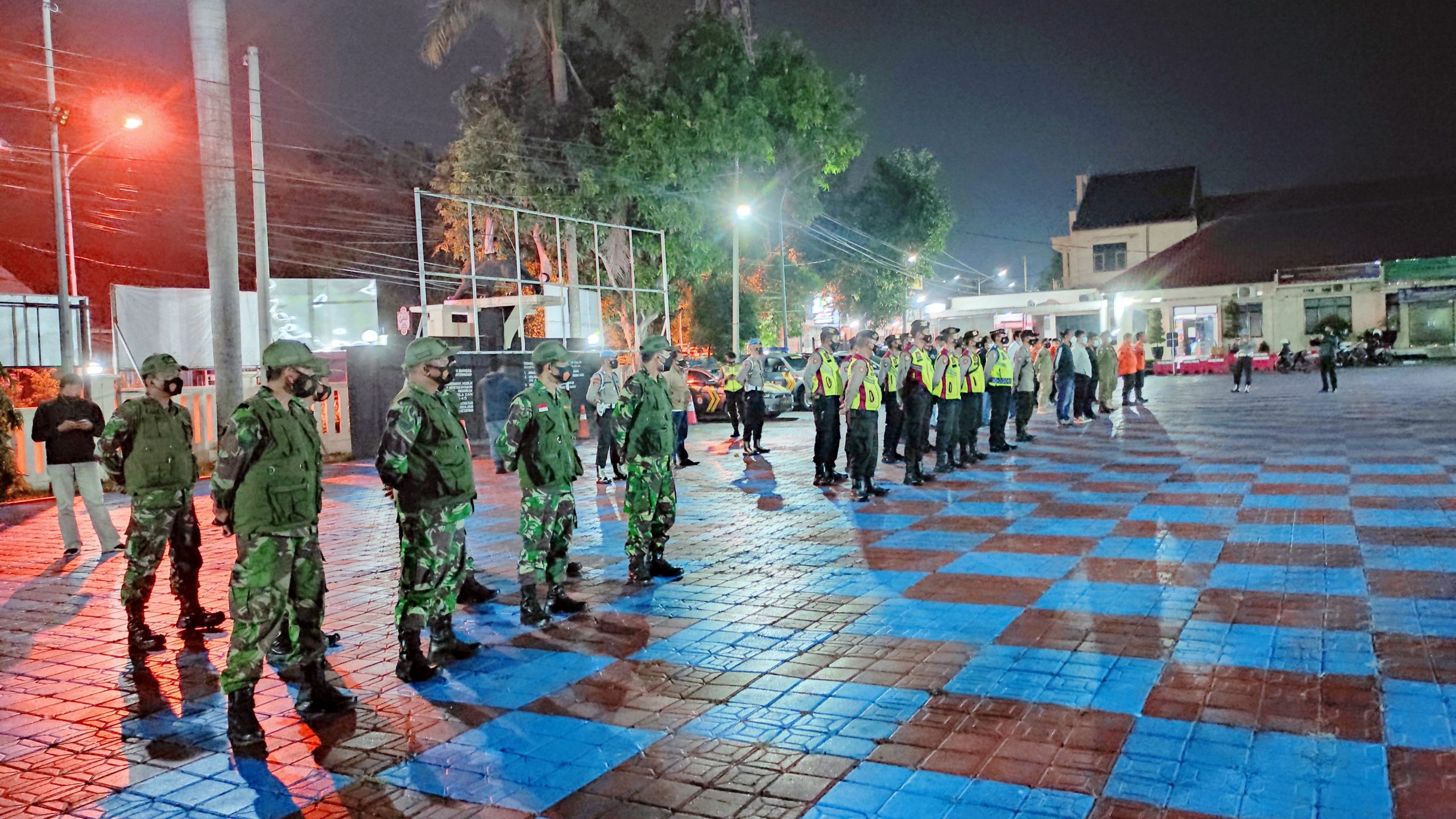 Patroli Sekala Besar Dilanjutkan Bagikan Beras