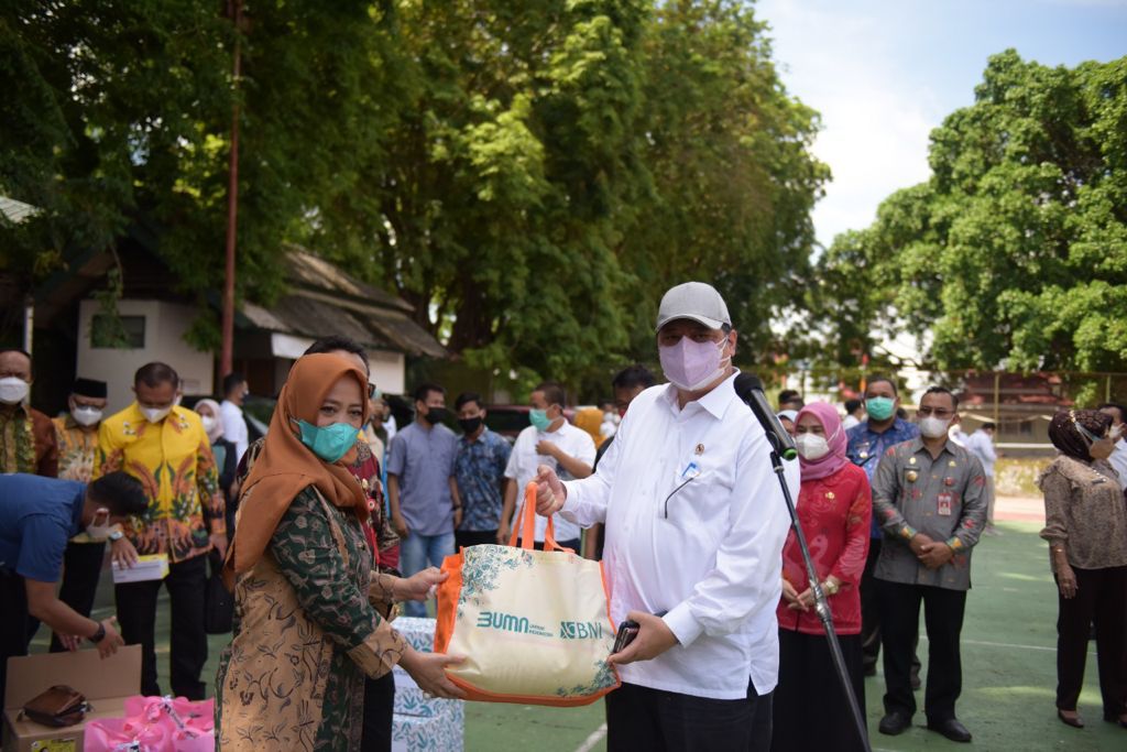 Airlangga: Atasi Covid-19 di Provinsi Sulawesi Tengah dengan Replikasi Sukses Kampung Tangguh Setempat
