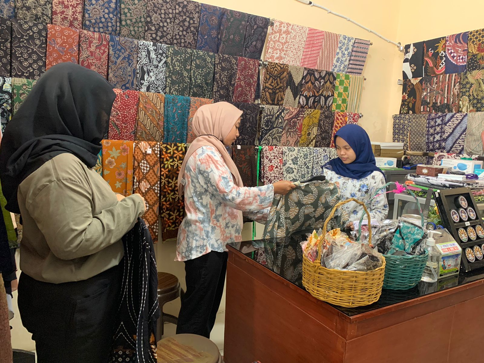 Batik Miranti Kembangkan Banyak Motif Baru