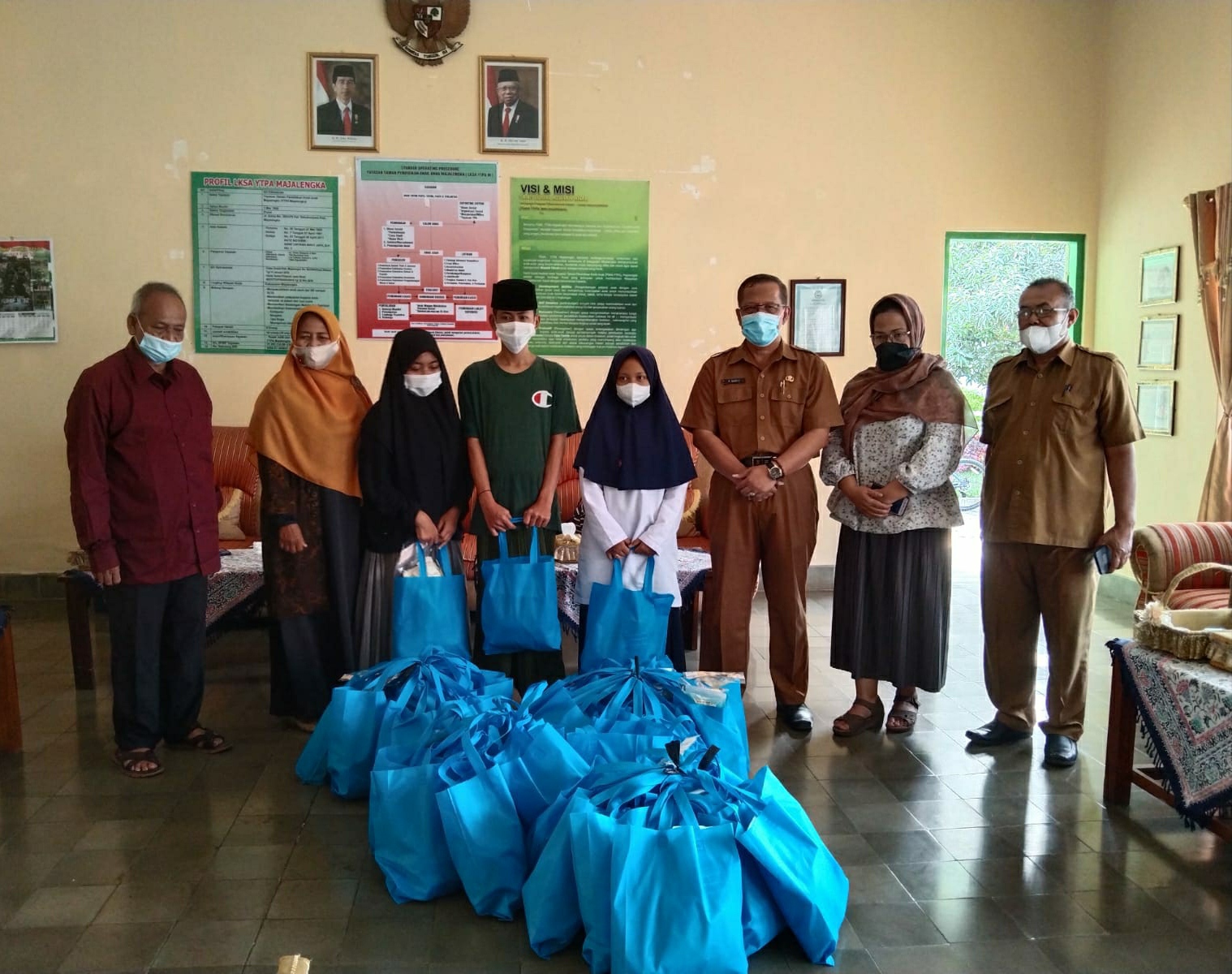 Pelaku UMKM Berbagi dengan 100 Yatim Piatu