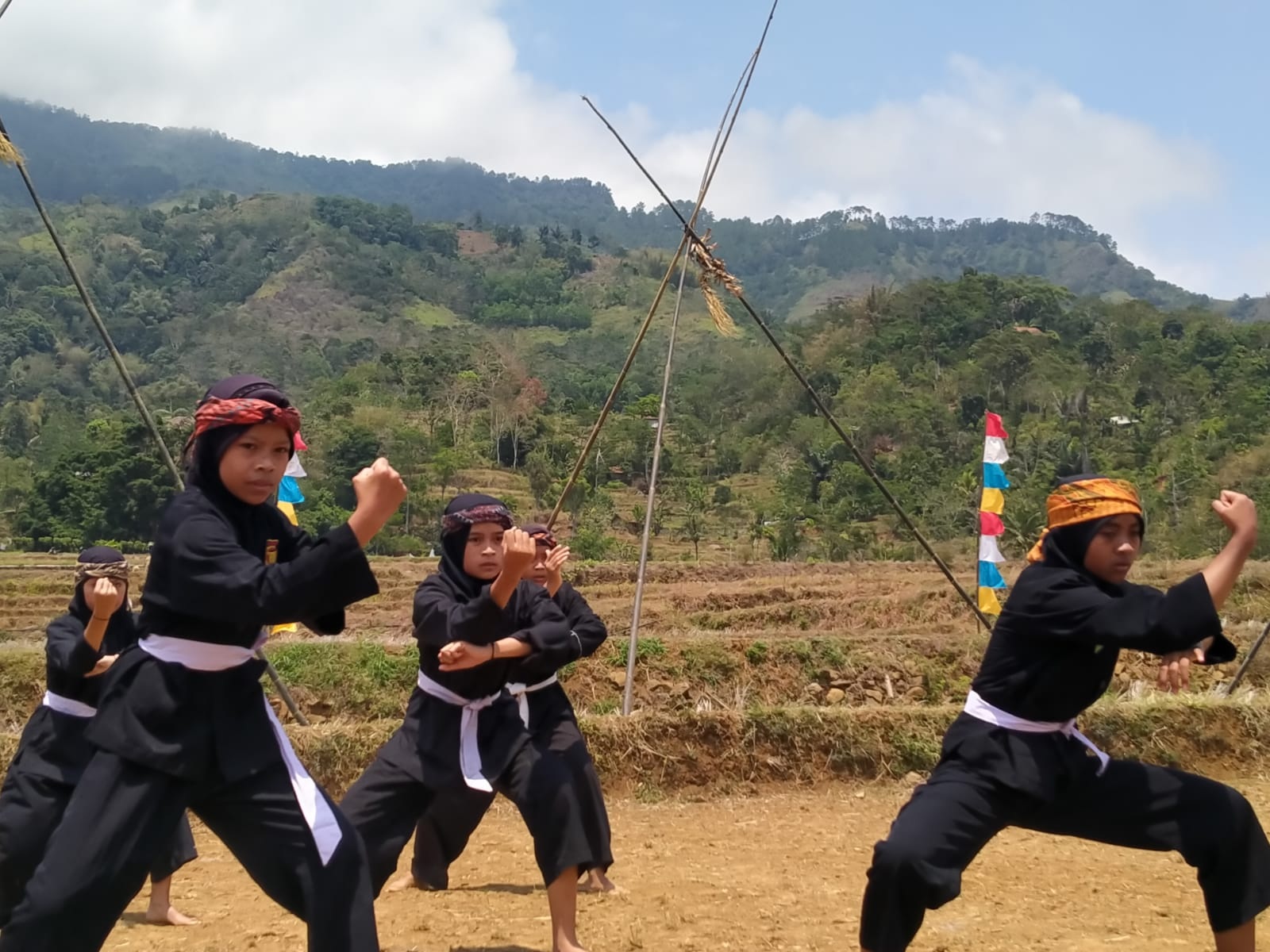 Obati Kerinduan karena Covid, Gelar Rampak Silat