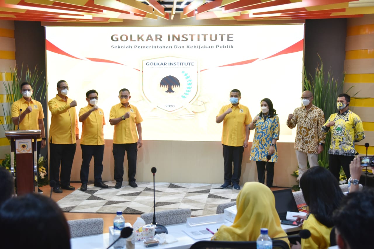 Airlangga: Alumni Golkar Institute Harus Berani Ambil Peran Strategis Ekonomi Global
