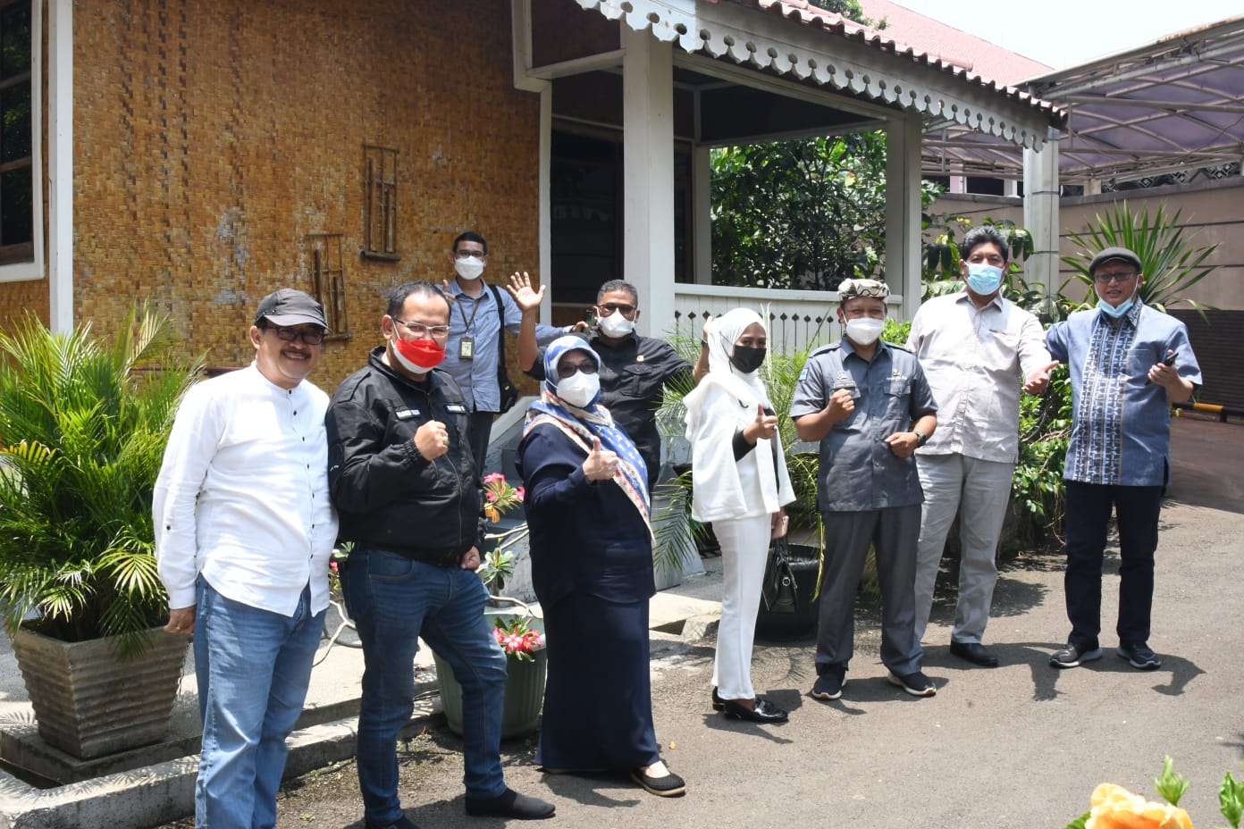 Gelar Lomba Pop Sunda, Komisi I DPRD Jabar Acungi Jempol Anjungan Jawa Barat TMII