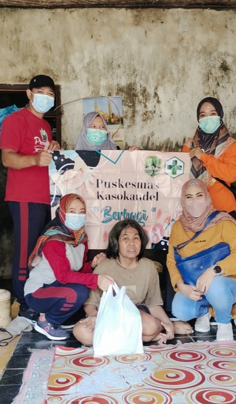 Puskesmas Kasokandel Bagikan Paket Sembako