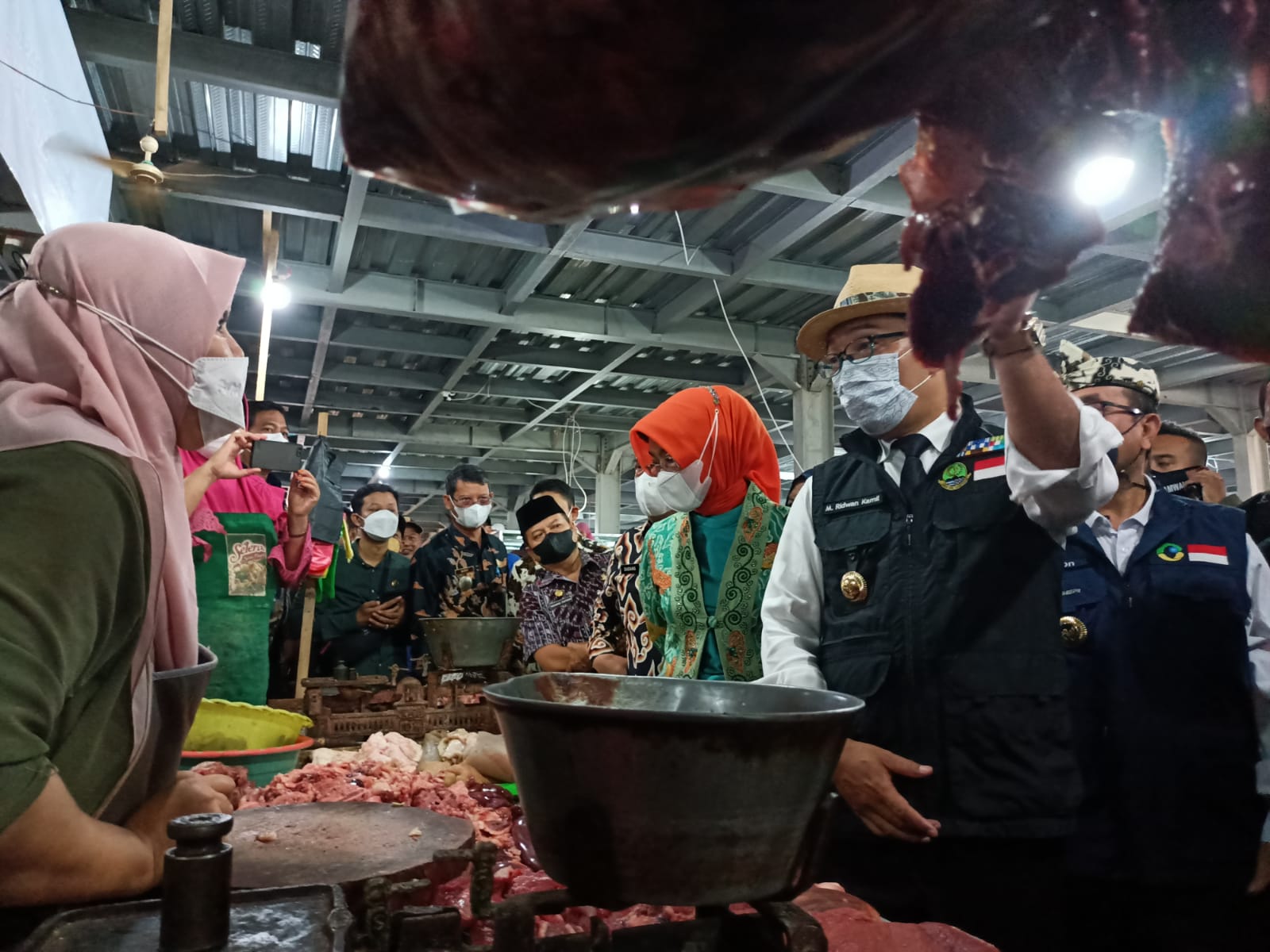 Peresmian Pasar Rakyat Jabar Juara di Cirebon, Ridwan Kamil Singgung Covid Jadi Endemi